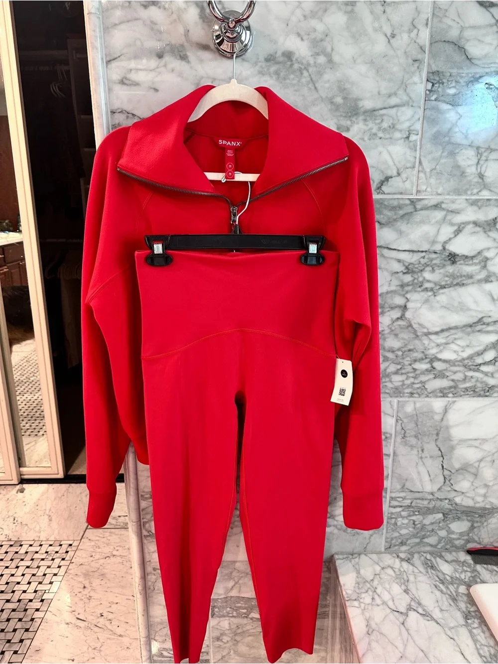 ❤️ Spanx red set! High rise 7/8 leggings and half zip sweatshirt set medium
